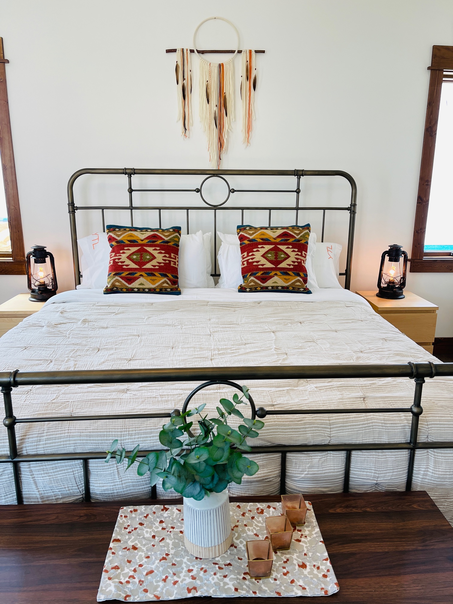 photo of room at a north yellowstone lodge