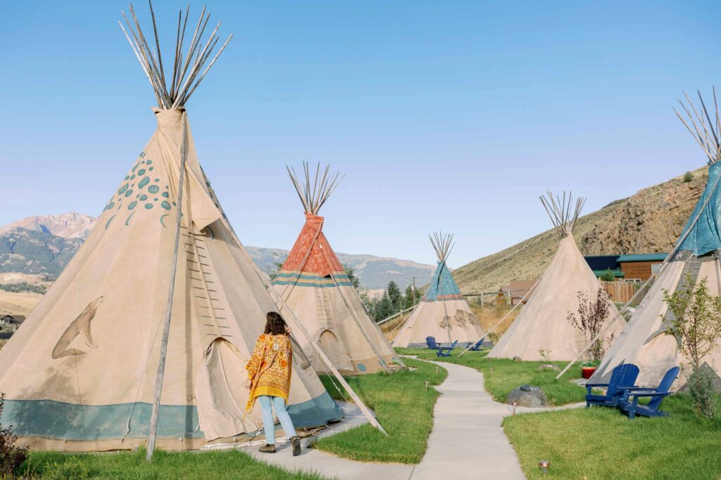 image of tipi glamping