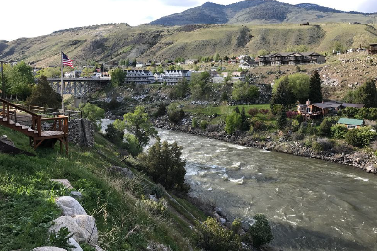 image of downtown gardiner mt